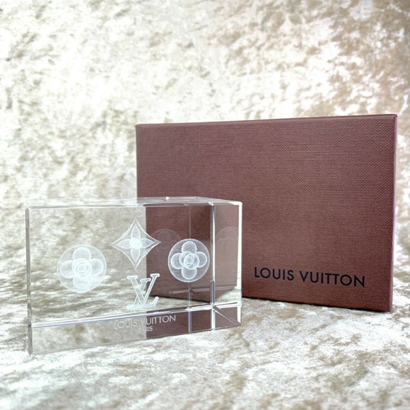 Louis Vuitton Other - 🧩 Louis Vuitton Crystal LV Logo Paper Weight + Box